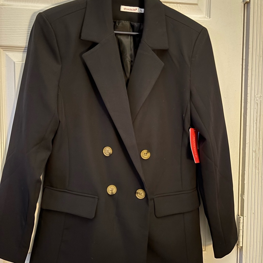 Shoe Dazzle Black Blazer with Tailored Fit and Notched Lapels